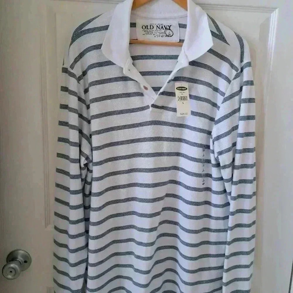 T SHIRT LONG SLEEVES OLD NAVY NEW WITH TAG - Picture 6 of 7